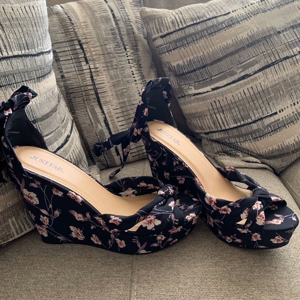 JustFab pink and navy wrap around wedges